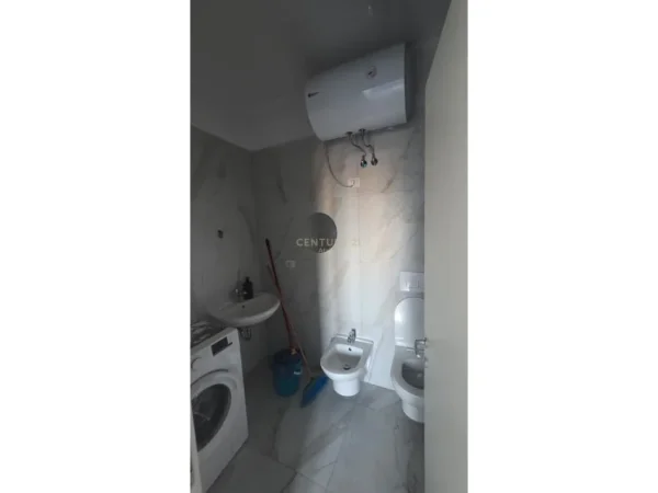 Tirane, jepet me qera apartament 2+1 , 86 m² 700 € (Don Bosco Atrium142678)