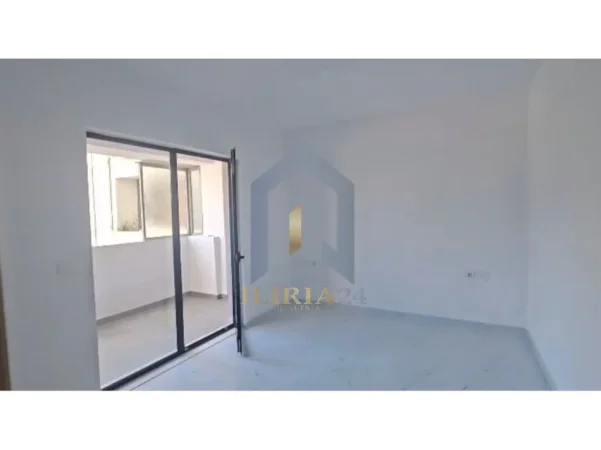 Tirane, jap me qera zyre Kati 1, 94 m² 500 € (Ambient biznesi me qira tek 5 Maji)