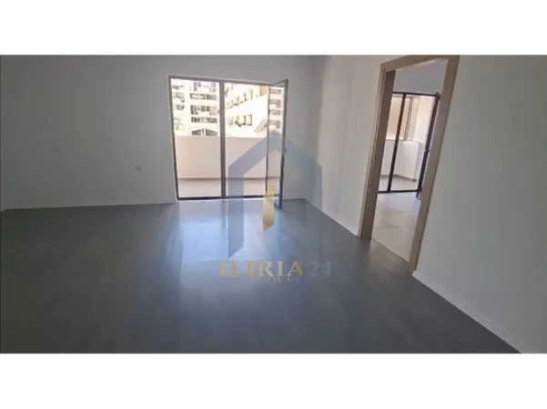 Tirane, jap me qera zyre Kati 1, 94 m² 500 € (Ambient biznesi me qira tek 5 Maji)
