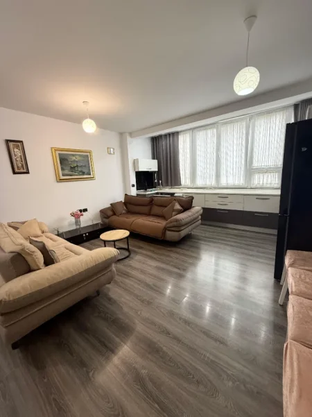 Tirane, shitet apartament 2+1+Ballkon Kati 5, 90 m² 185.000 € (ISH FUSHA E AVIACIONIT)