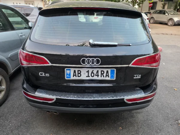 Tirane, shes SUV Audi Q5 Nafte, e zeze, manuale, Kondicioner, 12.000€
