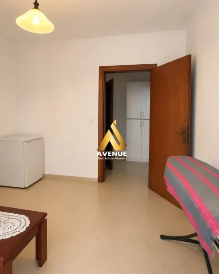 Tirane, jepet me qera apartament 3+1+Ballkon Kati 5, 125 m² 600 € (Rruga Panorama)