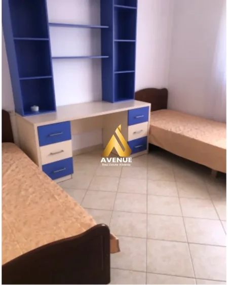 Tirane, jepet me qera apartament 3+1+Ballkon Kati 5, 125 m² 600 € (Rruga Panorama)
