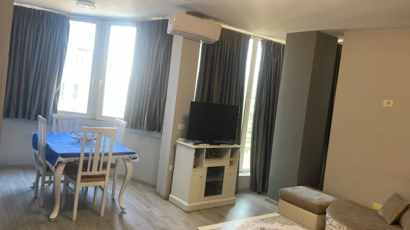 Tirane, jepet me qera apartament 2+1+Aneks+Ballkon Kati 5, 80 m² 800 € (Rruga e Elbasanit)