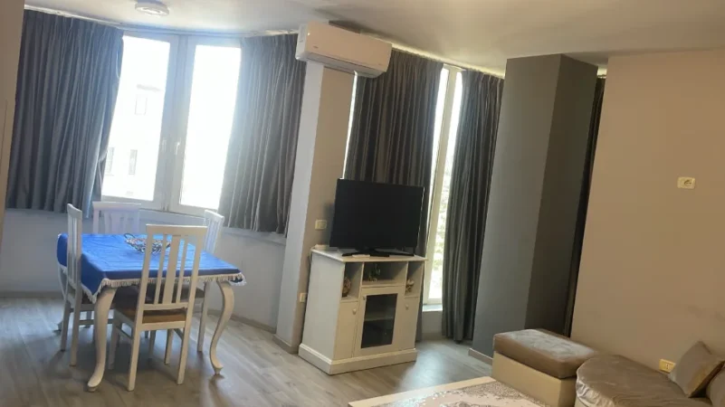 Tirane, jepet me qera apartament 2+1+Ballkon Kati 5, 80 m² 800 € 