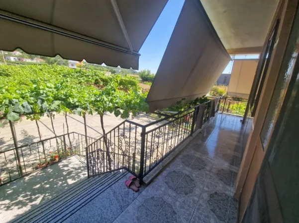 Tirane, shitet Vile 3+1+Aneks Kati 1, 4.000 m² 400.000 € (peze e vogel)