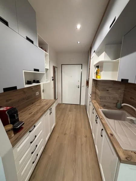 Tirane, jepet me qera apartament 1+1 Kati 9, 53 m² 440 € (Vilat Gjermane)