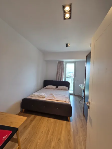 Tirane, jepet me qera 2+1+Ballkon Kati 13, 127 m² 1.500 € 
