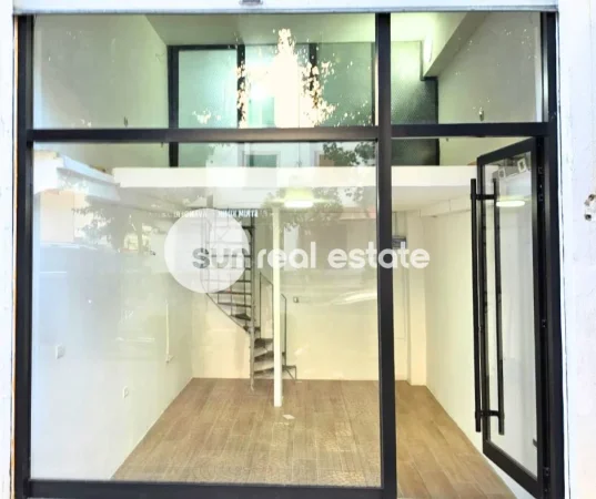 Shkoder, jepet me qera ambjent biznesi Kati 1, 20 m² (PARRUCE)