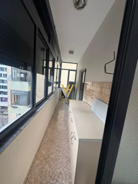 Tirane, jepet me qera apartament 1+1+Ballkon Kati 6, 75 m² 670 € (SQUARE 21)
