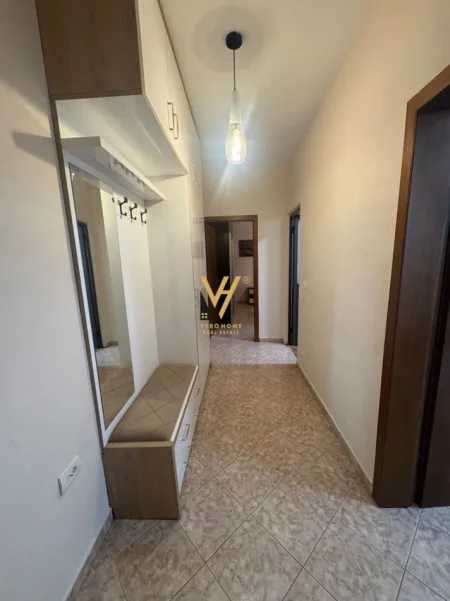 Tirane, jepet me qera apartament 1+1+Ballkon Kati 6, 75 m² 670 € (SQUARE 21)