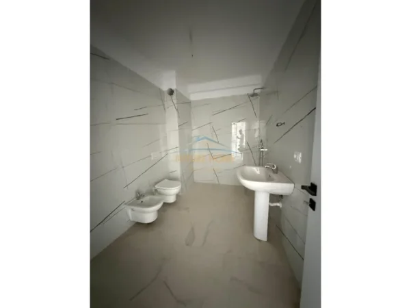 Tirane, shitet apartament 1+1 Kati 6, 66 m² 79.500 € (Paskuqan)