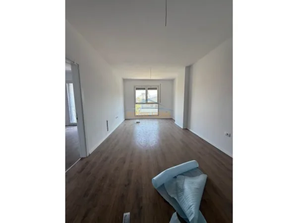 Tirane, shitet apartament 1+1 Kati 6, 66 m² 79.500 € (Paskuqan)