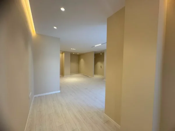 Tirane, shitet apartament 3+1+Ballkon Kati 7, 125 m² 314.000 € (Zogu i Zi)