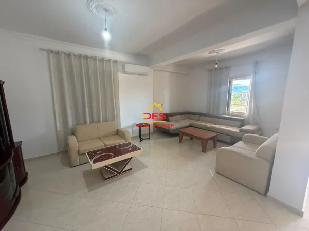 Vlore, jepet me qera Vile 3+1+Ballkon Kati 2, 110 m² 330 € (Rruga Sokrat Leka)