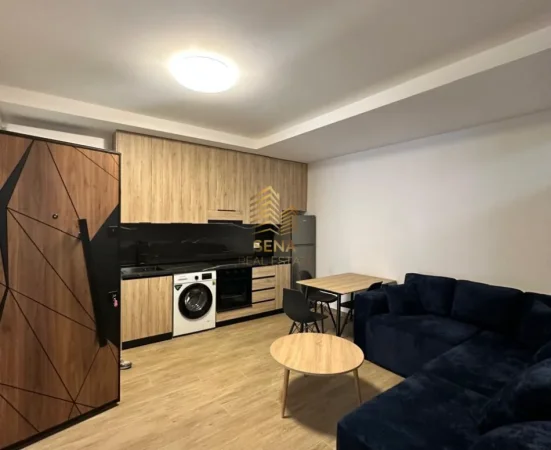 Tirane, jepet me qera apartament 1+1 Kati 1, 50 m² 450 € (Rruga 5 Maj)