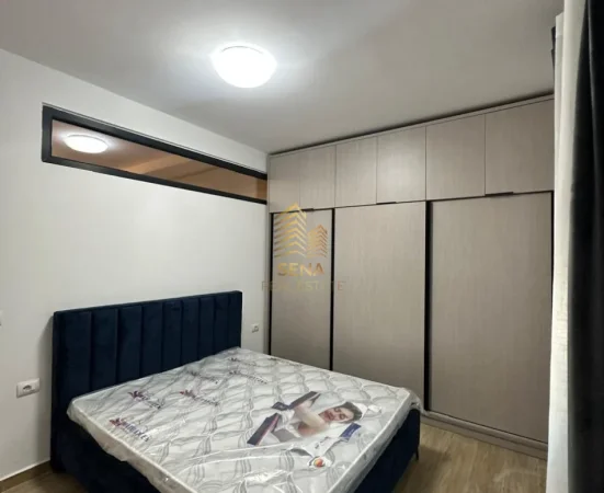 Tirane, jepet me qera apartament 1+1 Kati 1, 50 m² 450 € (Rruga 5 Maj)