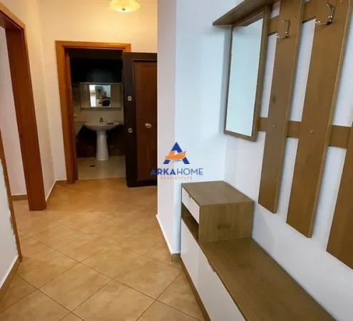 Tirane, jepet me qera apartament 1+1+Ballkon Kati 2, 65 m² 379 € 