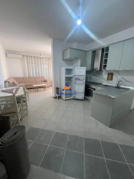 Tirane, jepet me qera apartament 2+1+Ballkon Kati 2, 92 m² 421 € 