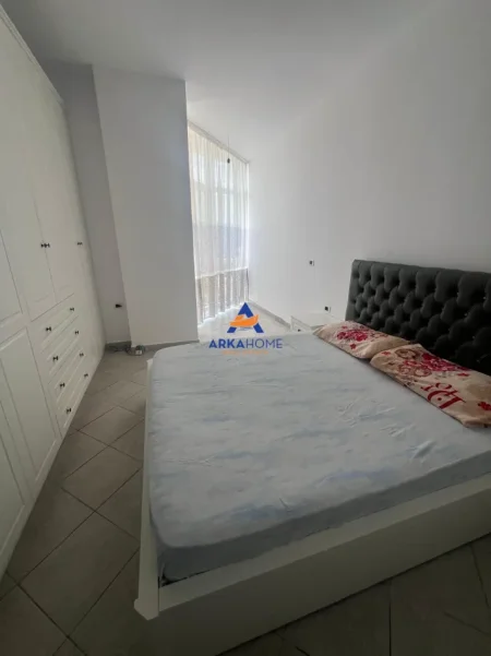 Tirane, jepet me qera apartament 2+1+Ballkon Kati 2, 92 m² 421 € 