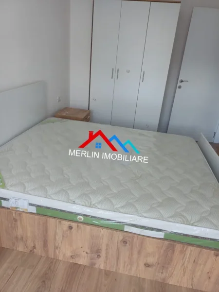 Tirane, jepet me qera apartament 1+1+Ballkon Kati 3, 68 m² 1.100 € (RRUGA E BARRIKADAVE,QENDER)