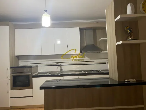 Tirane, jepet me qera apartament 2+1 Kati 8, 91 m² 650 € (BLV BAJRAM CURRI)