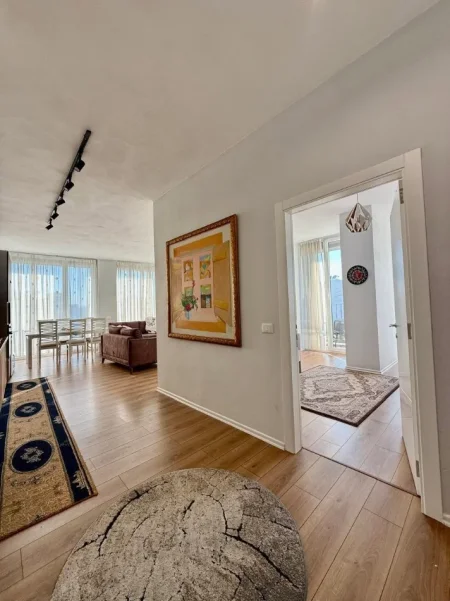 Tirane, shitet apartament 2+1 , 130 m² 289.000 € 