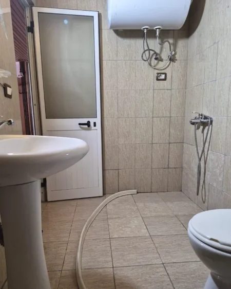 Tirane, jepet me qera apartament 2+1 Kati 2, 96 m² 350 € (Kodra e Priftit)