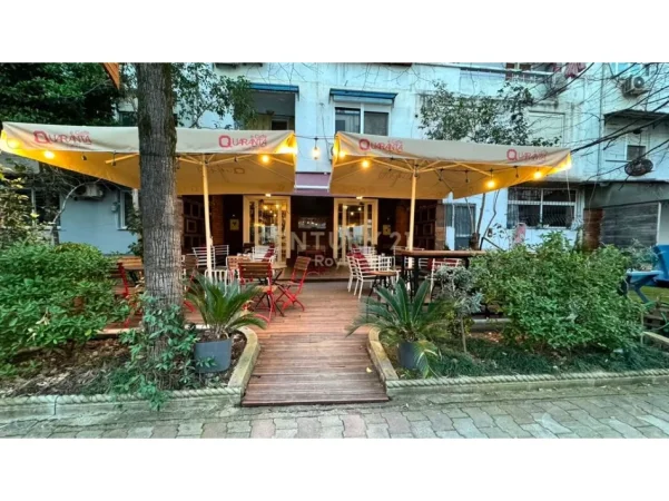 Tirane, jepet me qera bar-kafe Kati 0, 125 m² 1.300 € (Ish Ekspozita)