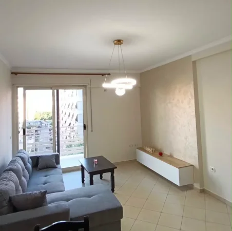 Tirane, jepet me qera apartament 1+1 Kati 3, 65 m² 500 € (Ish-Parku)