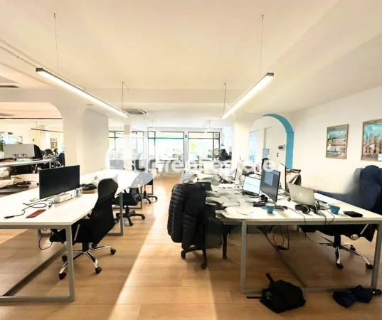 Shkoder, jepet me qera ambjent biznesi Kati 1, 312 m² 2.000 € (RUS)
