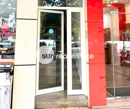 Shkoder, jepet me qera ambjent biznesi Kati 1, 312 m² 2.000 € (RUS)