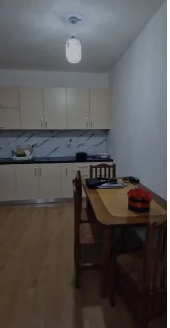 🏡 Jepet me Qera Apartament 2+1 tek Fundi i 5 Majit,  500 mije leke