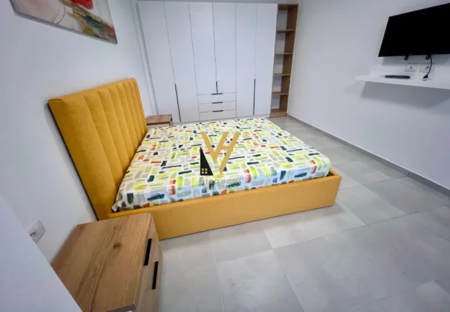 Tirane, jepet me qera apartament 1+1+Ballkon Kati 5, 90 m² 720 € (KODRA E DIELLIT)