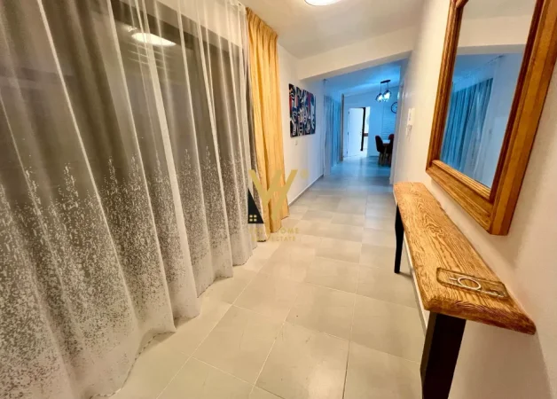 Tirane, jepet me qera apartament 1+1+Ballkon Kati 5, 90 m² 720 € (KODRA E DIELLIT)