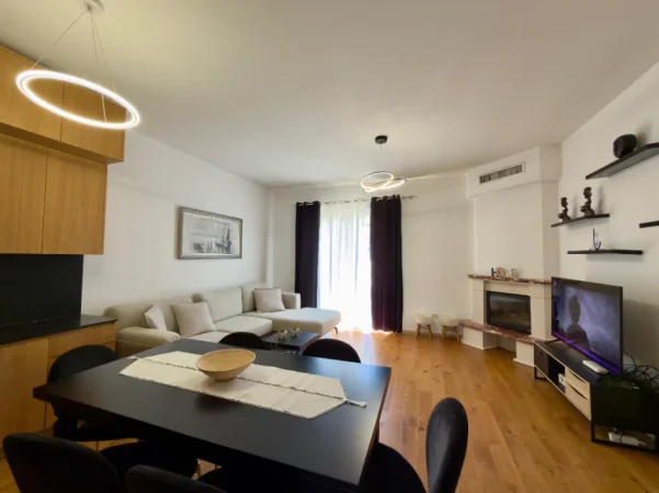 Tirane, jepet me qera apartament 2+1+Ballkon Kati 2, 120 m² 1.200 € (Secret Garden Residence)