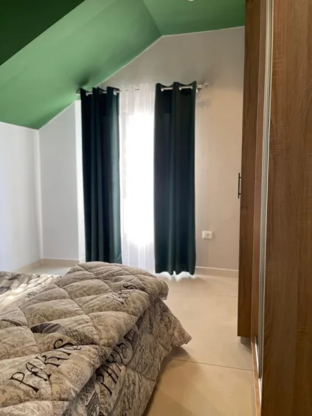 Tirane, jepet me qera apartament 1+1 Kati 1, 65 m² 500 € (Spitali Amerikan 2)