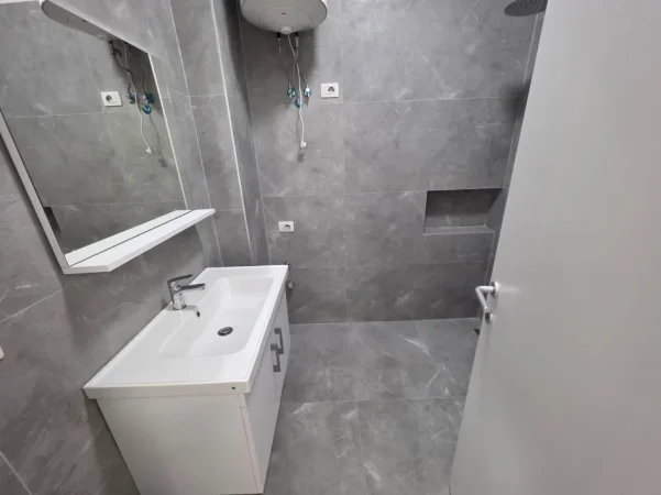 Tirane, shitet apartament 2+1 Kati 8, 90 m² 155.000 € (astiri)