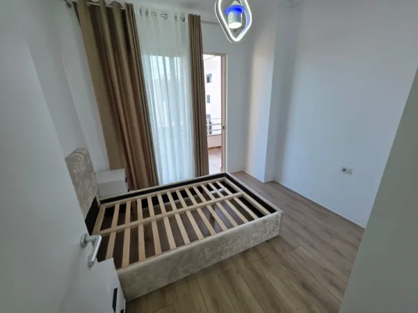 Tirane, shitet apartament 2+1 Kati 8, 90 m² 155.000 € (astiri)