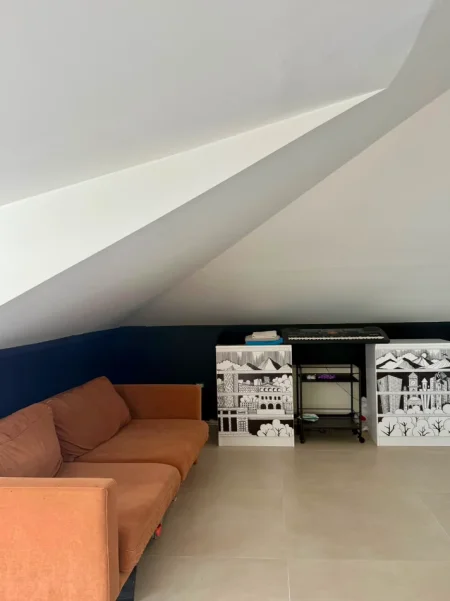 Tirane, jepet me qera apartament duplex Dublex Kati 1, 180 m² 800 € (Sauk, prane rezidences Porta e Gjelber)