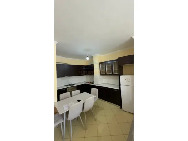 Tirane, jepet me qera apartament 1+1 Kati 3, 61 m² 350 € (Fresk)