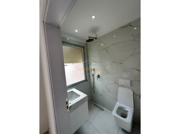 Tirane, jepet me qera apartament 2+1+Ballkon Kati 3, 102 m² 450 € (Residenca OXA)