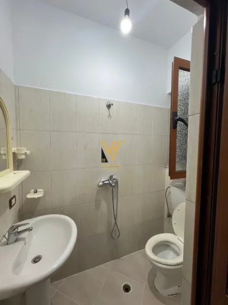 Tirane, jepet me qera apartament 2+1+Ballkon Kati 2, 96 m² 520 € (MISTO MAME)