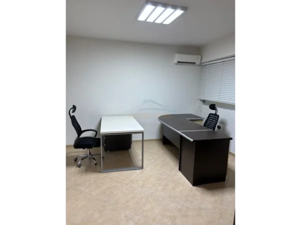 Tirane, shitet apartament 3+1+Aneks+Ballkon Kati 2, 156 m² 546.000 € (Blloku)