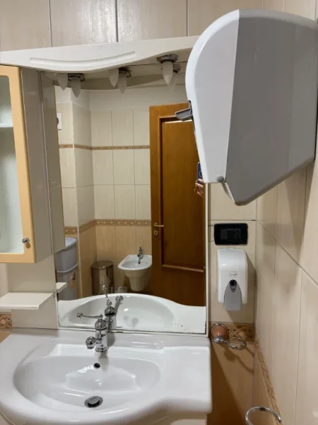 Tirane, shitet apartament 3+1+Ballkon Kati 2, 156 m² 546.000 € (Blloku)