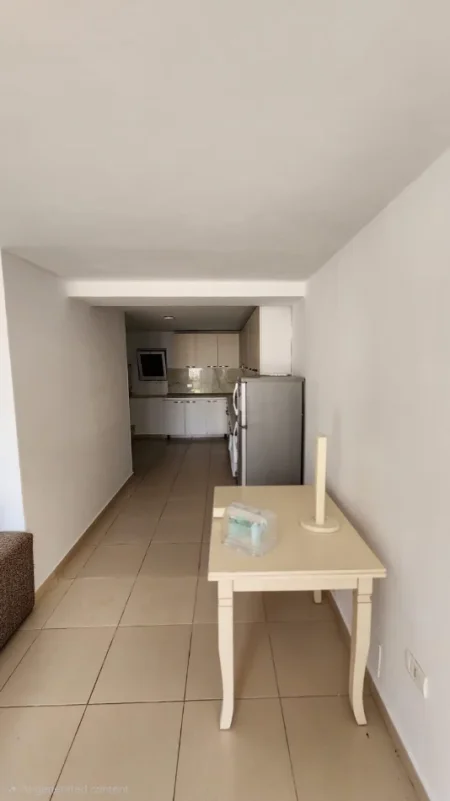 Shqiperi, jepet me qera apartament duplex 2+1 Kati 1, 80 m² 450 € (pranë Kompleksit Grand, tregu elektrik)