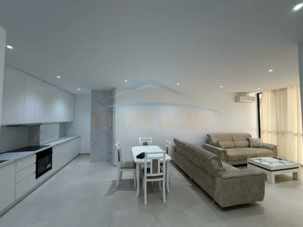 Tirane, jepet me qera apartament 2+1+Ballkon , 116 m² 843 € (21 Dhjetori)