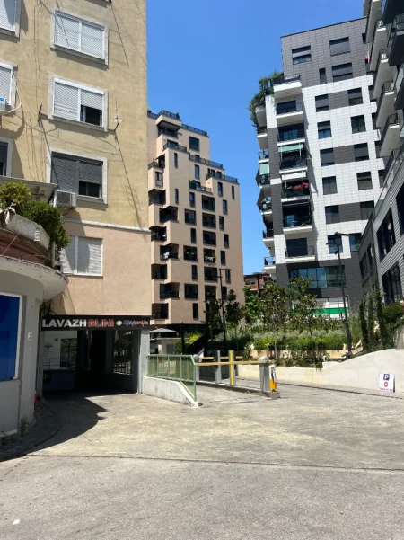 LAVAZH+PARKIM 500m2 rruga e kosovareve