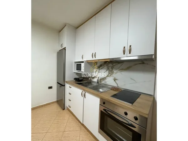 Tirane, jepet me qera apartament 1+1+Ballkon Kati 5, 50 m² 450 € (Tregu Cam, Myslym Shyr)