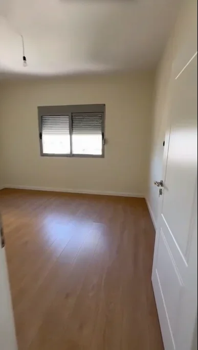 Fier, shitet apartament 3+1+Ballkon Kati 5, 107 m² 91.000 € (Rruga Mujo Ulqinaku)